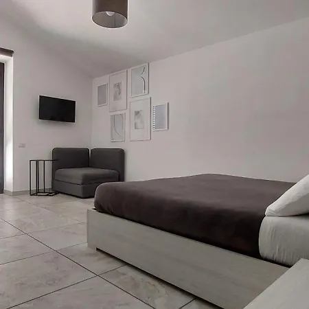 فندق مبيت وإفطار Domus San Pietro 3*