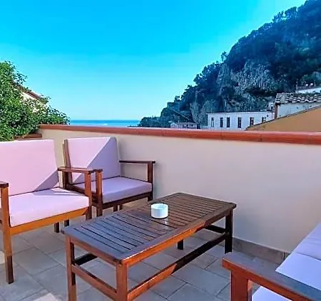 Domus San Pietro Bed & Breakfast 3*
